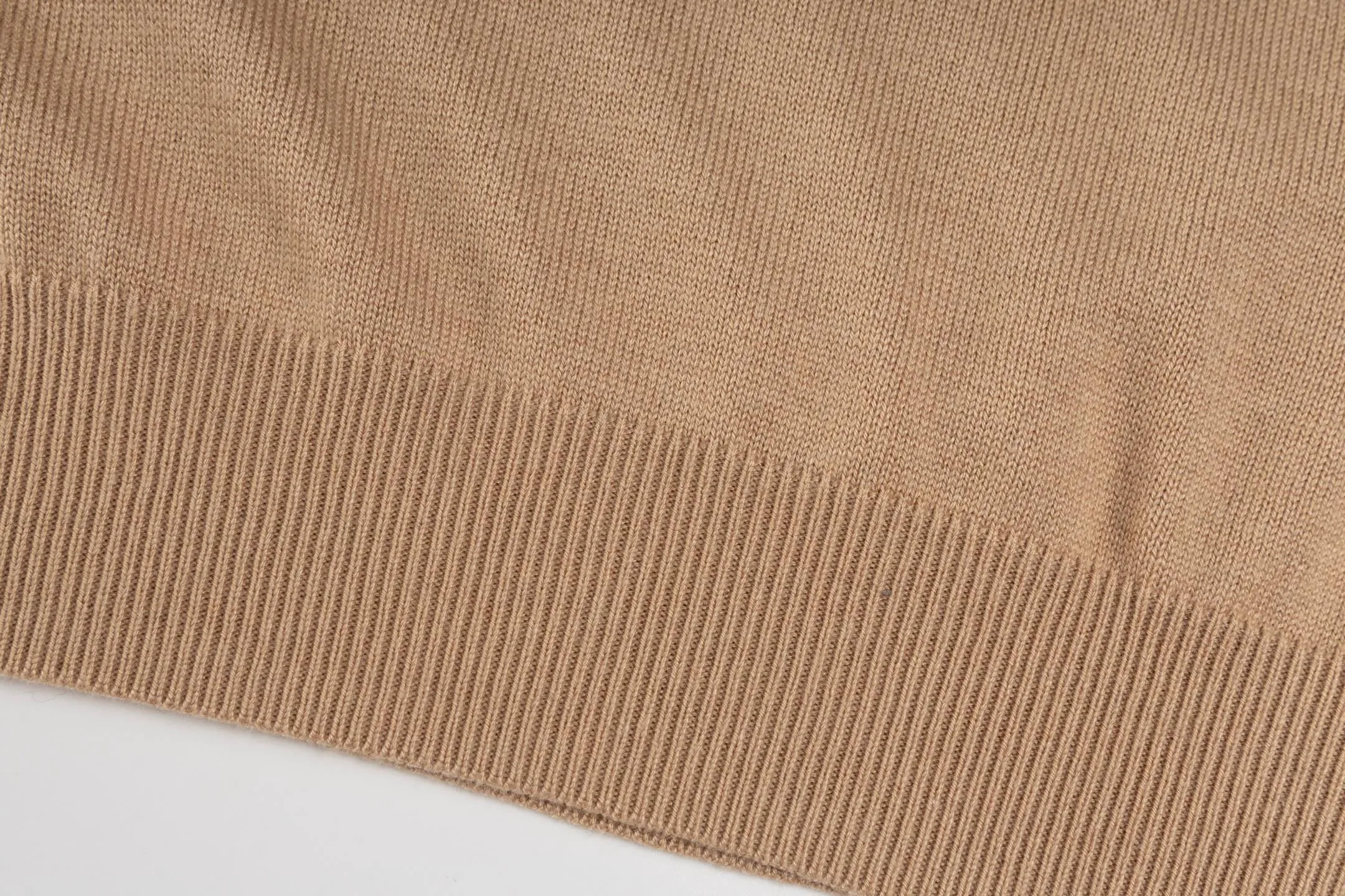 BBR （Khaki ） 11,294 ， ， B 。 ， Classic ， ， 。 ， Burberry ， 。 ， 。 ， ， 。 ， ， ， 。 Size:S/M/L